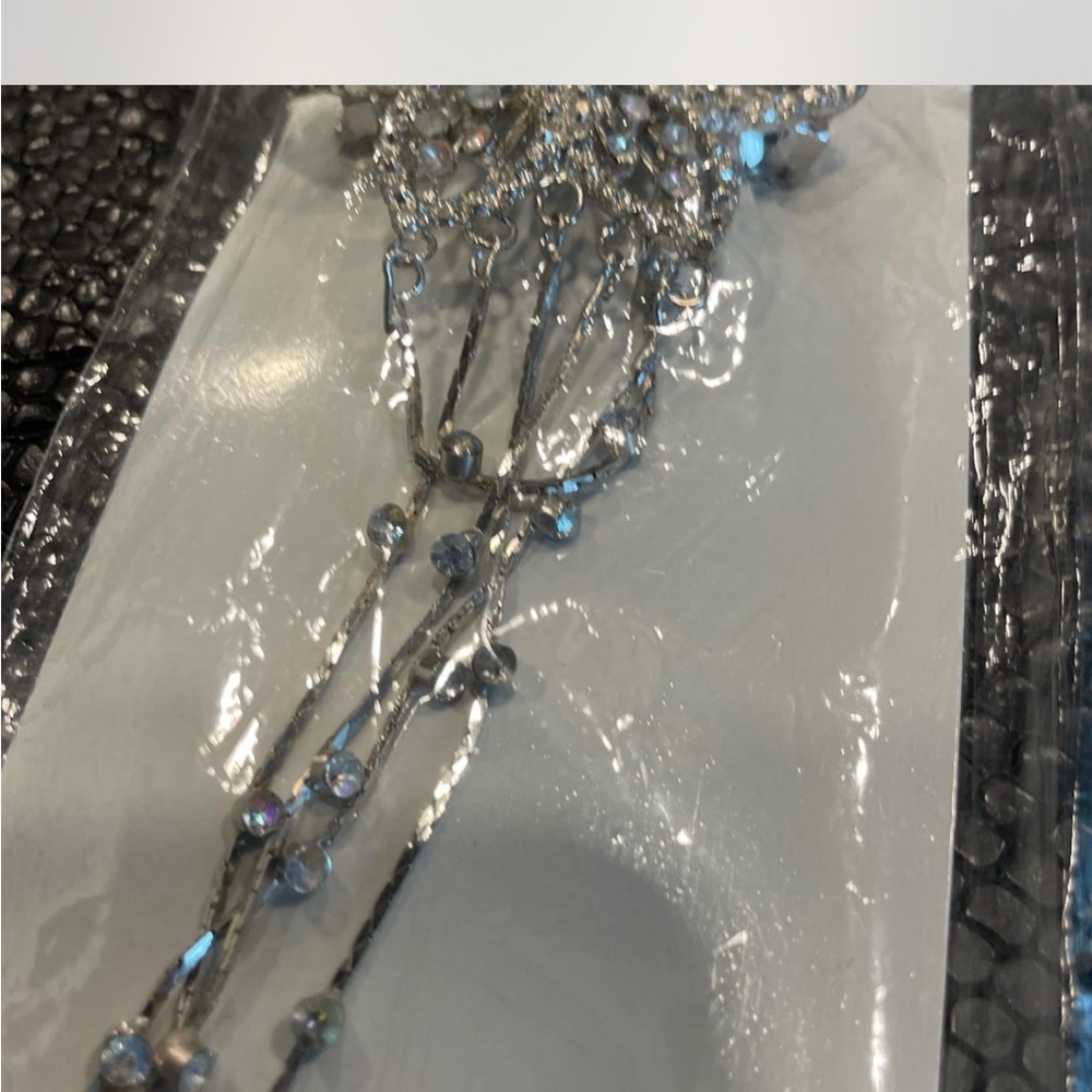 Elegant Silver Women's hairpiece